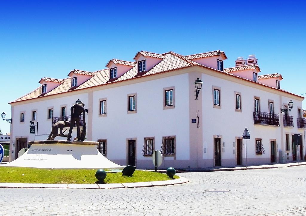 Casa Do Largo - Golega - Turismo De Habitacao Hotel ภายนอก รูปภาพ
