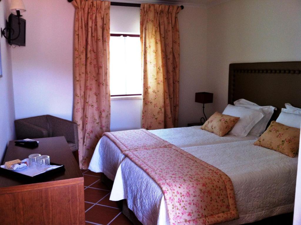 Casa Do Largo - Golega - Turismo De Habitacao Hotel ห้อง รูปภาพ
